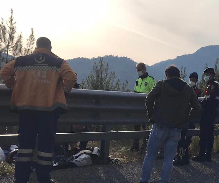 İki arkadaş motosiklet kazasında hayatını kaybetti