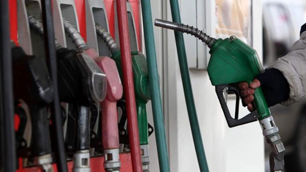 Sektör kaynakları pazartesiyi işaret etti: Benzine zam geliyor