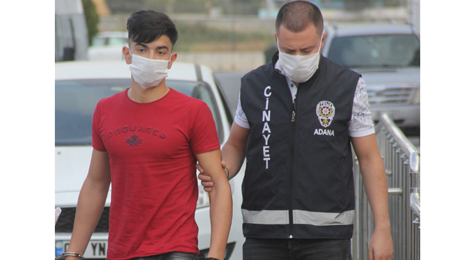 Motosiklet yayaya çarpıp kaçtı