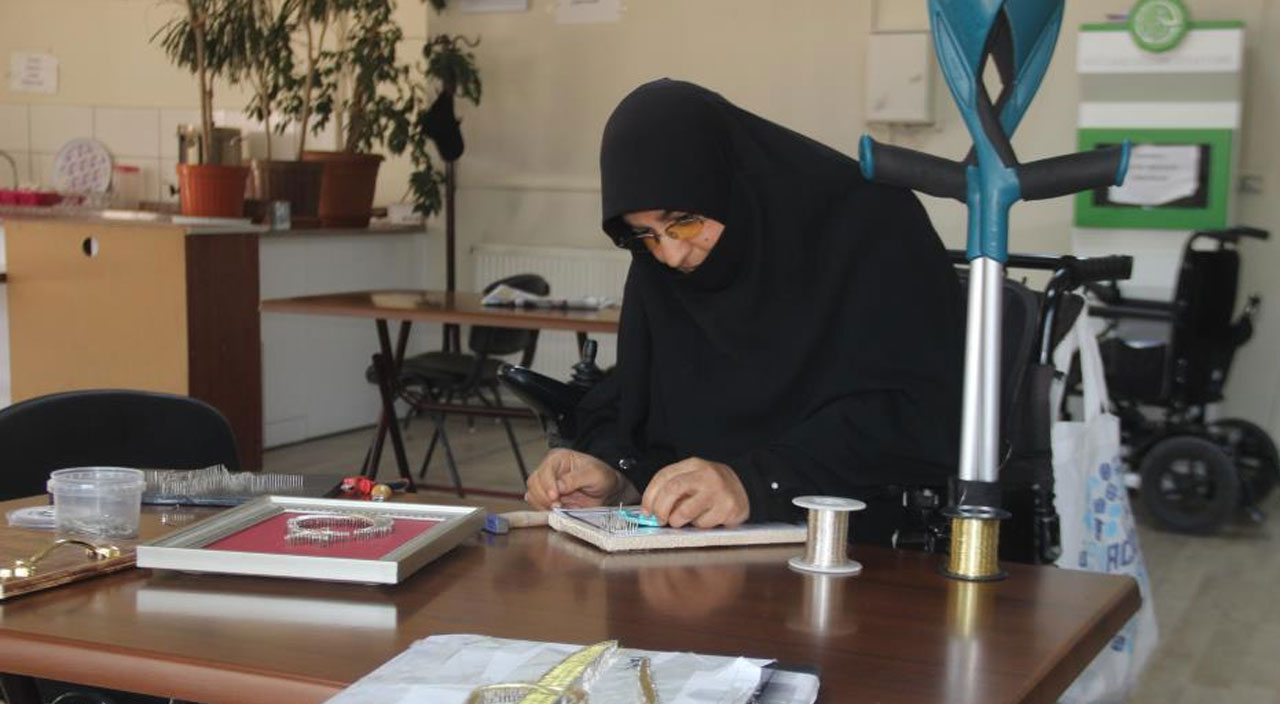 Engellisin yapamazsın dediler azmetti başardı öğretmen oldu