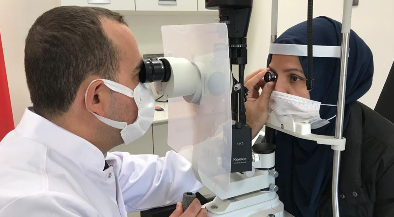 Göz hastalıkları doktoru uyardı: 3 Covid hastasından birinde görülüyor Göz hastalıkları doktoru uyardı: 3 Covid hastasından birinde görülüyor