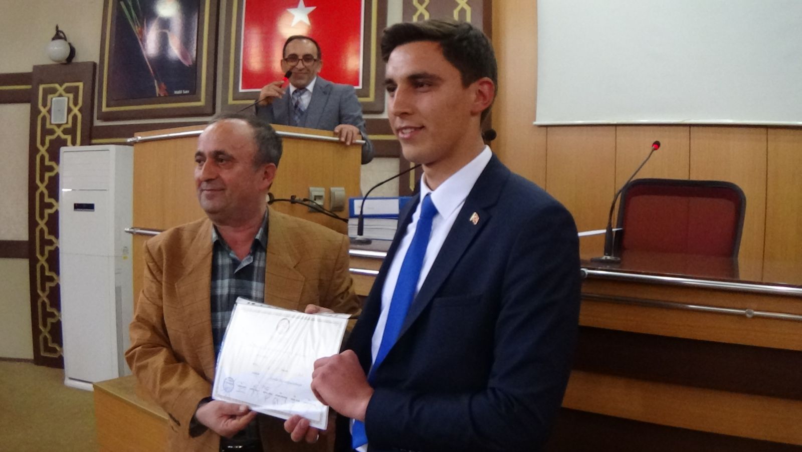 Türkiye'nin en genç üçüncü muhtarı!