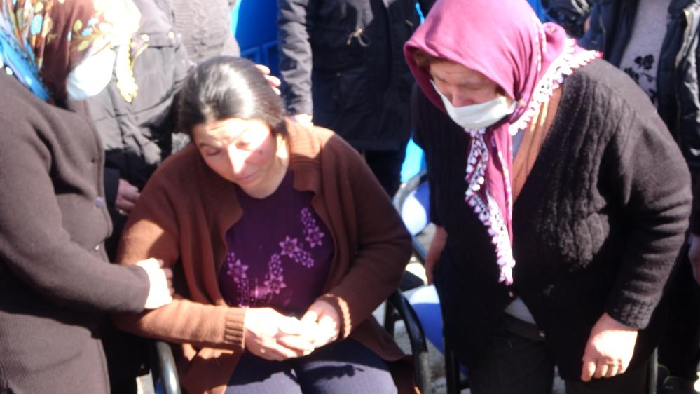 Okul servisinde öldürülen 2 öğrenci toprağa verildi