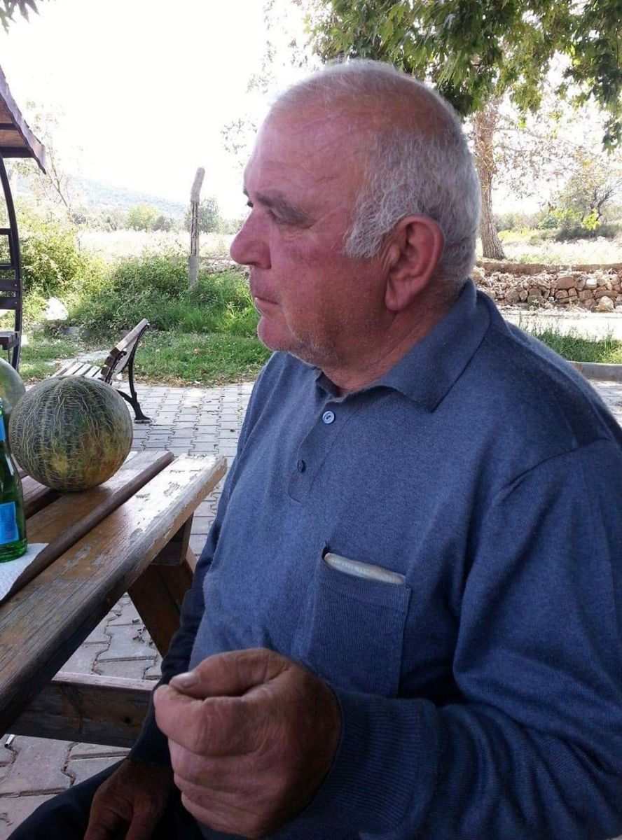 Eski muhtar arkadaşının mazbata sevincini yaşarken öldü