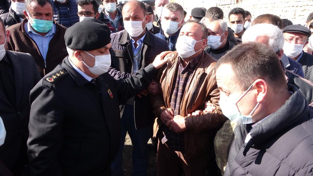 Okul servisinde öldürülen 2 öğrenci toprağa verildi