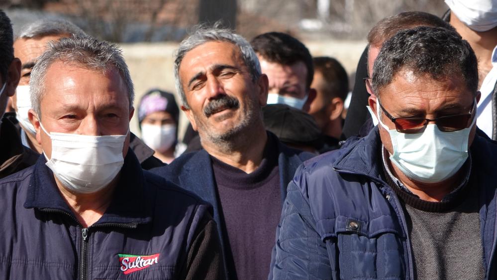 Okul servisinde öldürülen 2 öğrenci toprağa verildi