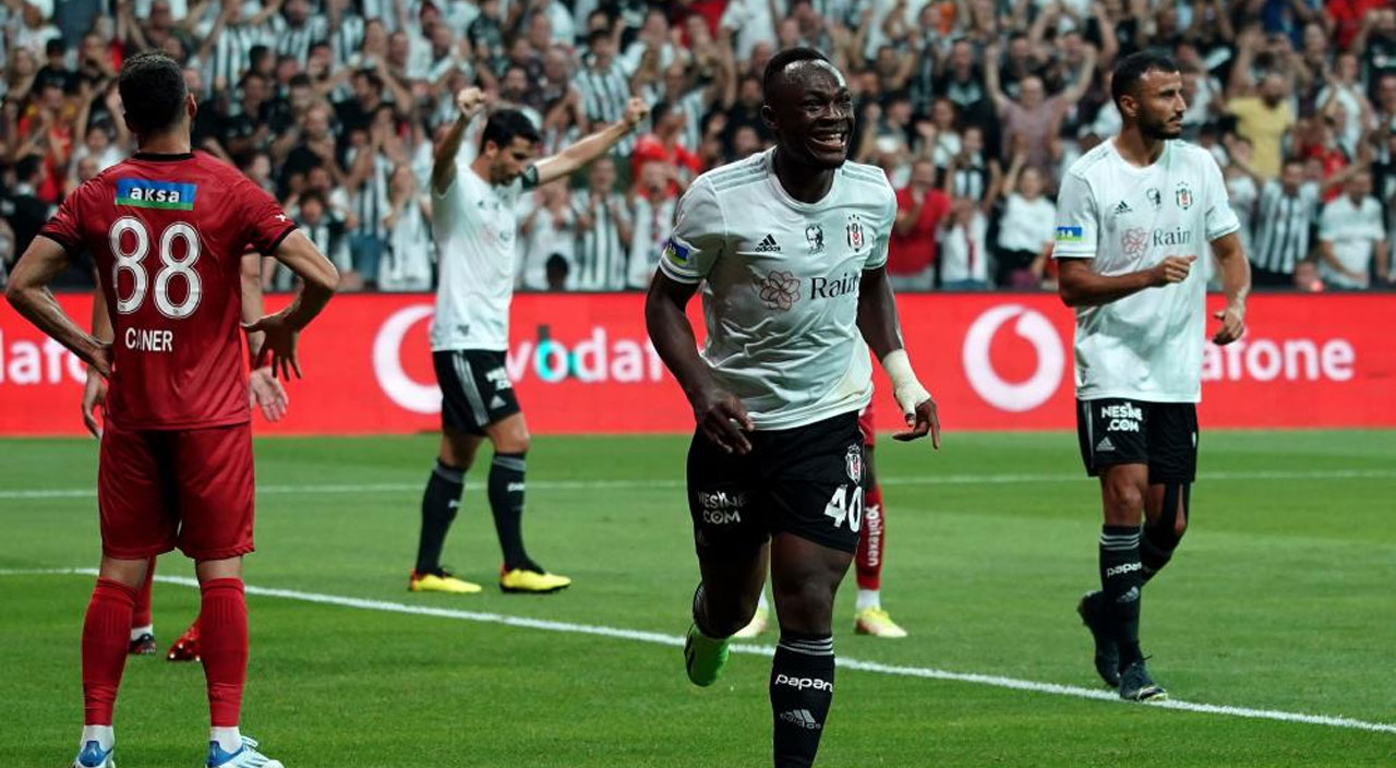 Beşiktaş Dele Alli'yle daha da güzel! Sivasspor'u 3-1'le geçen Kartal, liderliği ele geçirdi Beşiktaş Dele Alli'yle daha da güzel! Sivasspor'u 3-1'le geçen Kartal, liderliği ele geçirdi