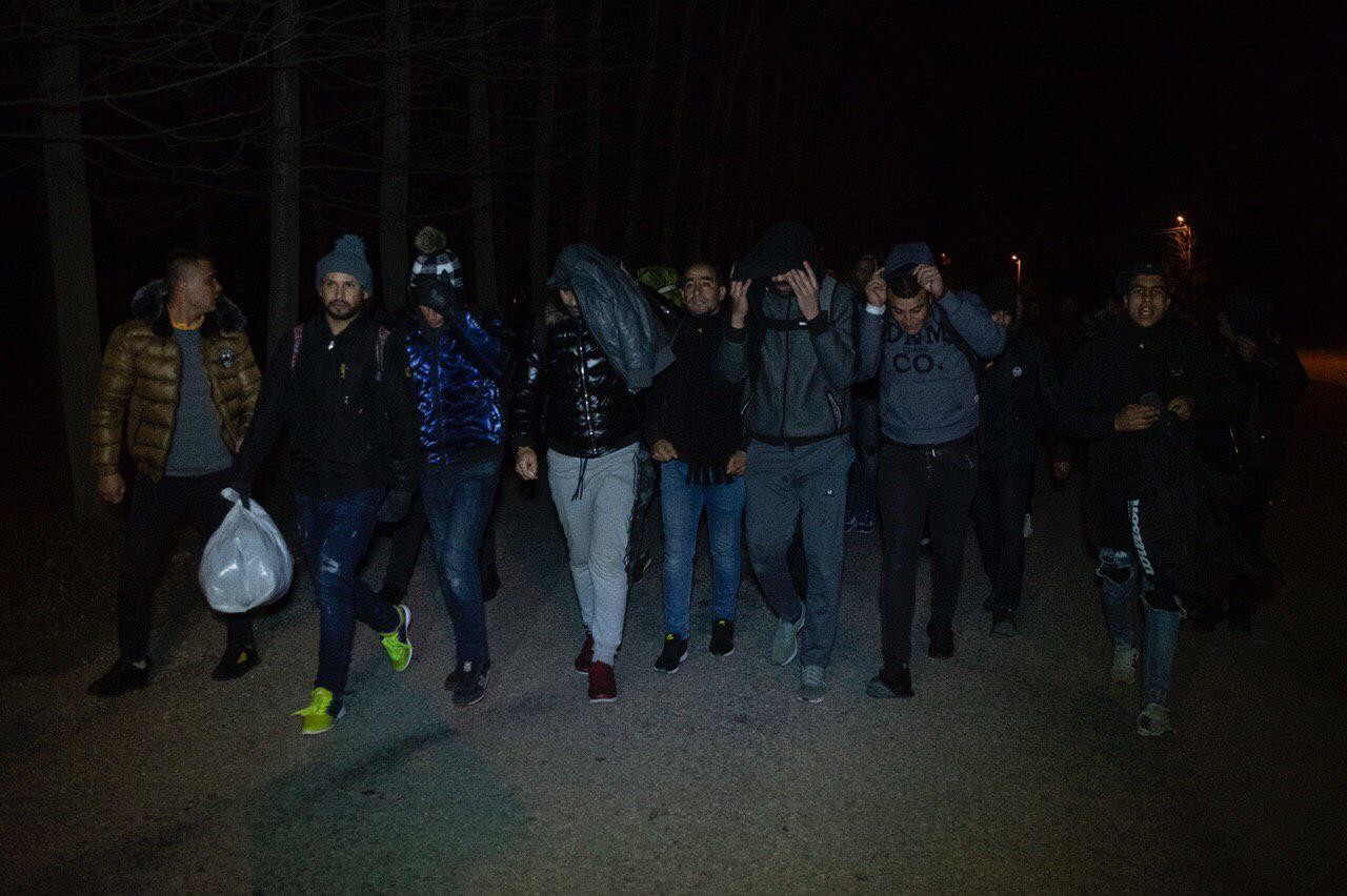 Mülteciler Avrupa’ya geçmek için sınır kapılarına hareket etti Mülteciler Avrupa’ya geçmek için sınır kapılarına hareket etti