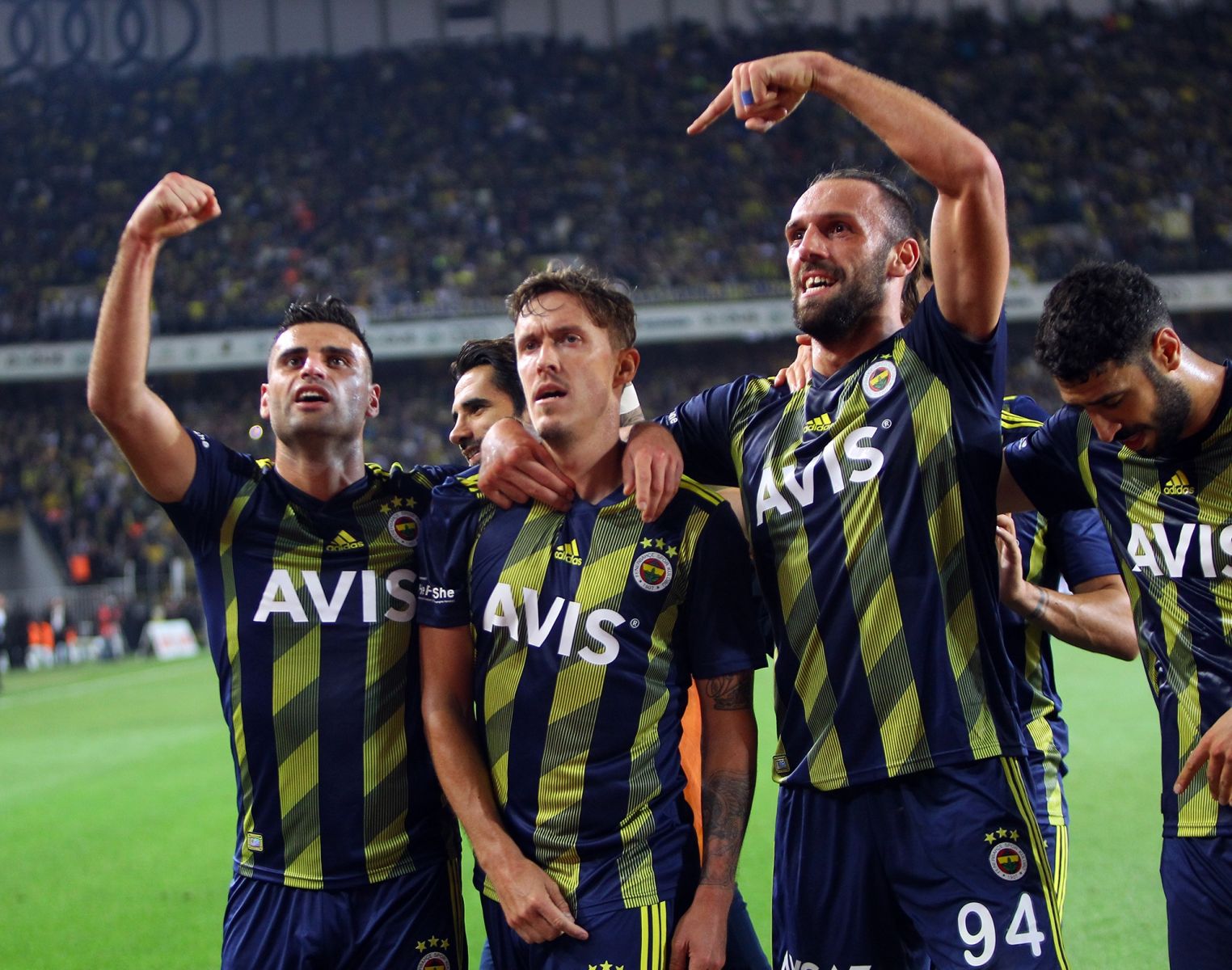 Fenerbahçe 3 puanı 2 golle aldı