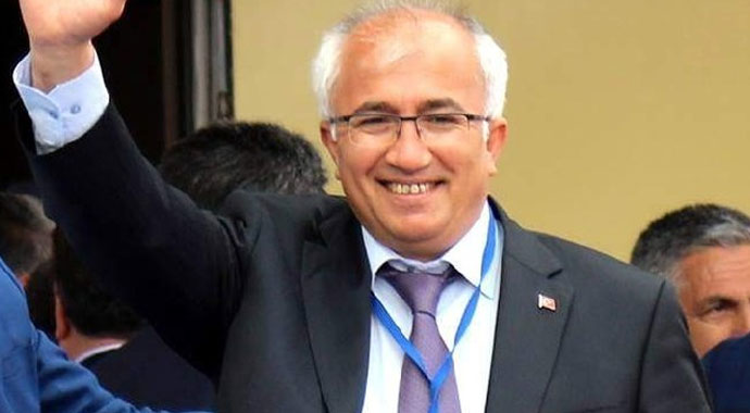 Başkan olmadığına bir türlü inandıramıyor