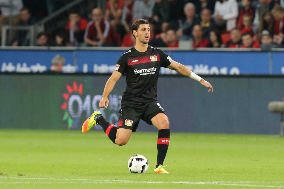 Galatasaray'ın listesindeki stoperler Galatasaray'ın listesindeki stoperler