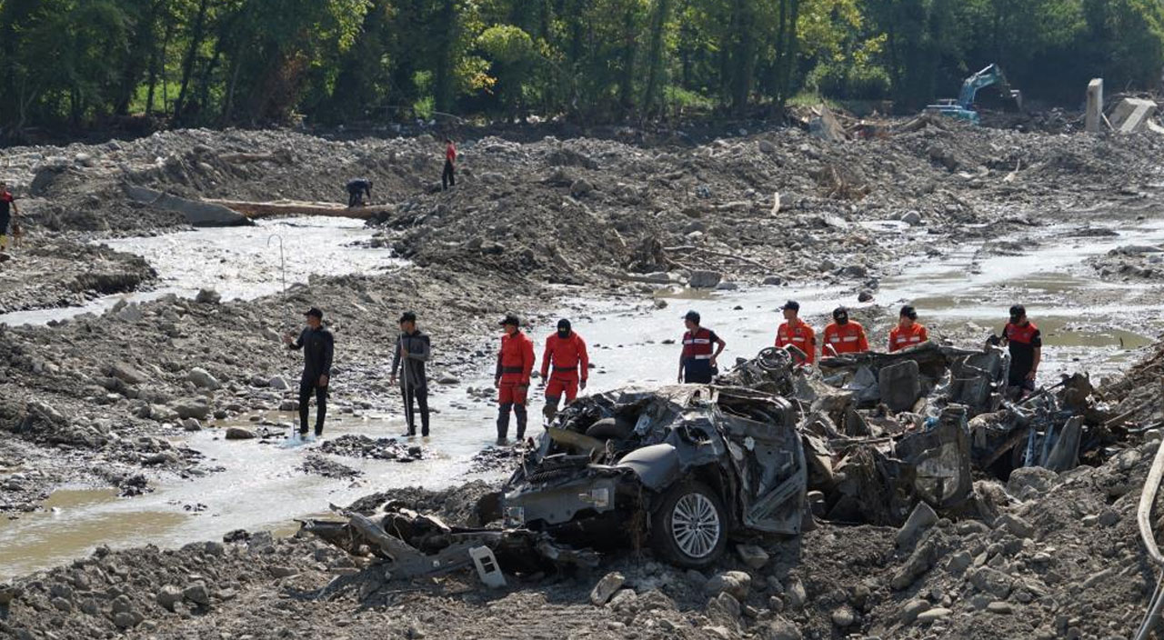 Selde kaybolan 15 kişi için başlatılan arama çalışmaları Gürcistan’a kadar genişletildi