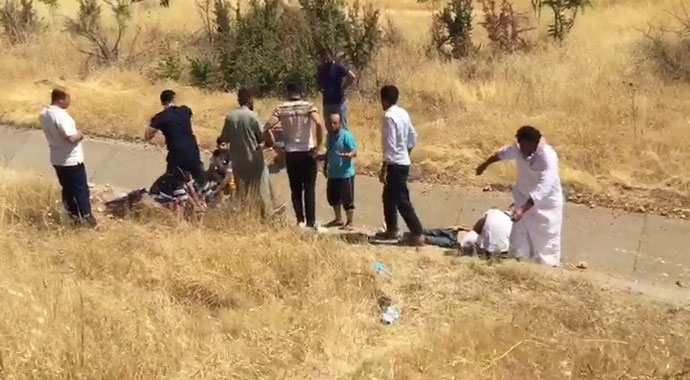 Mültecileri taşıyan minibüs devrildi: 10 yaralı