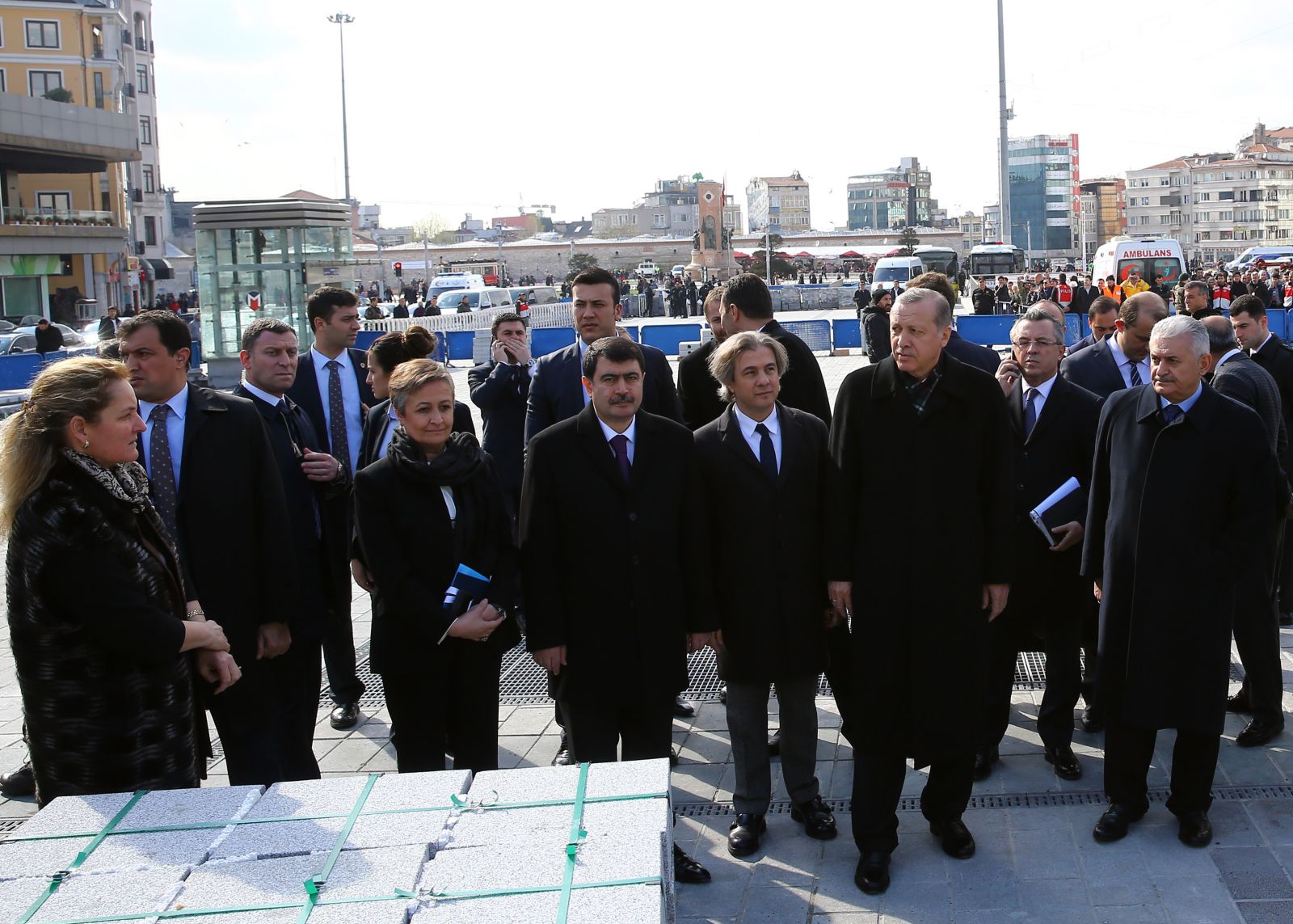 Cumhurbaşkanı Erdoğan Taksim'de Cumhurbaşkanı Erdoğan Taksim'de