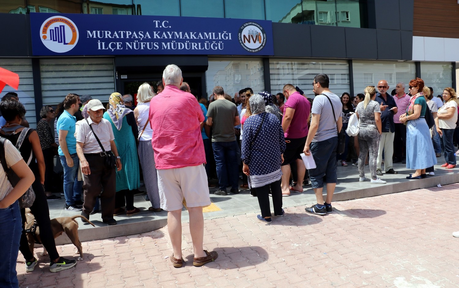 Nüfus müdürlükleri doldu taştı!