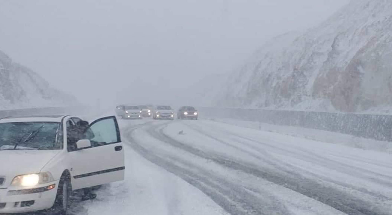 Niğde’de Kar kalınlığı 10 santimetreye yaklaştı: Sürücüler zor anlar yaşadı