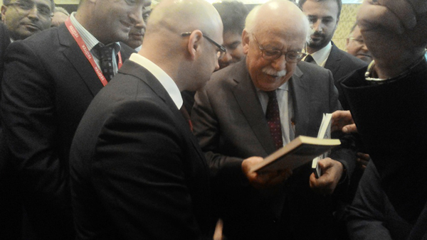 '10 gençten 9'u uyanır uyanmaz bunu yapıyor'