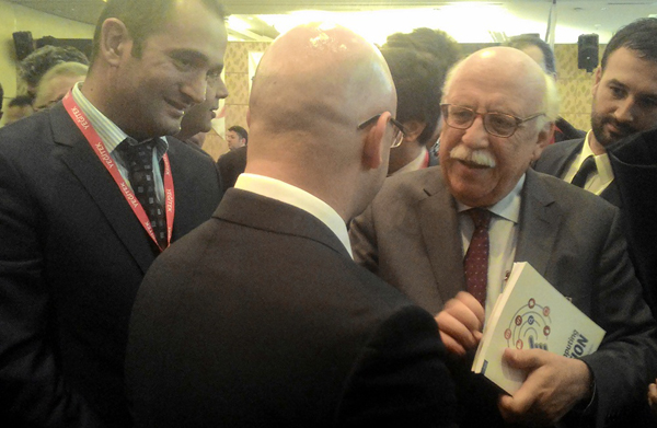 '10 gençten 9'u uyanır uyanmaz bunu yapıyor'