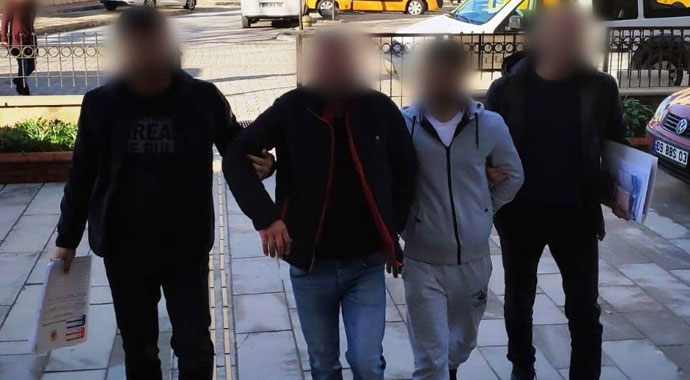 Kuşadası polisinden uyuşturucu ticareti yapılan eve şok baskın