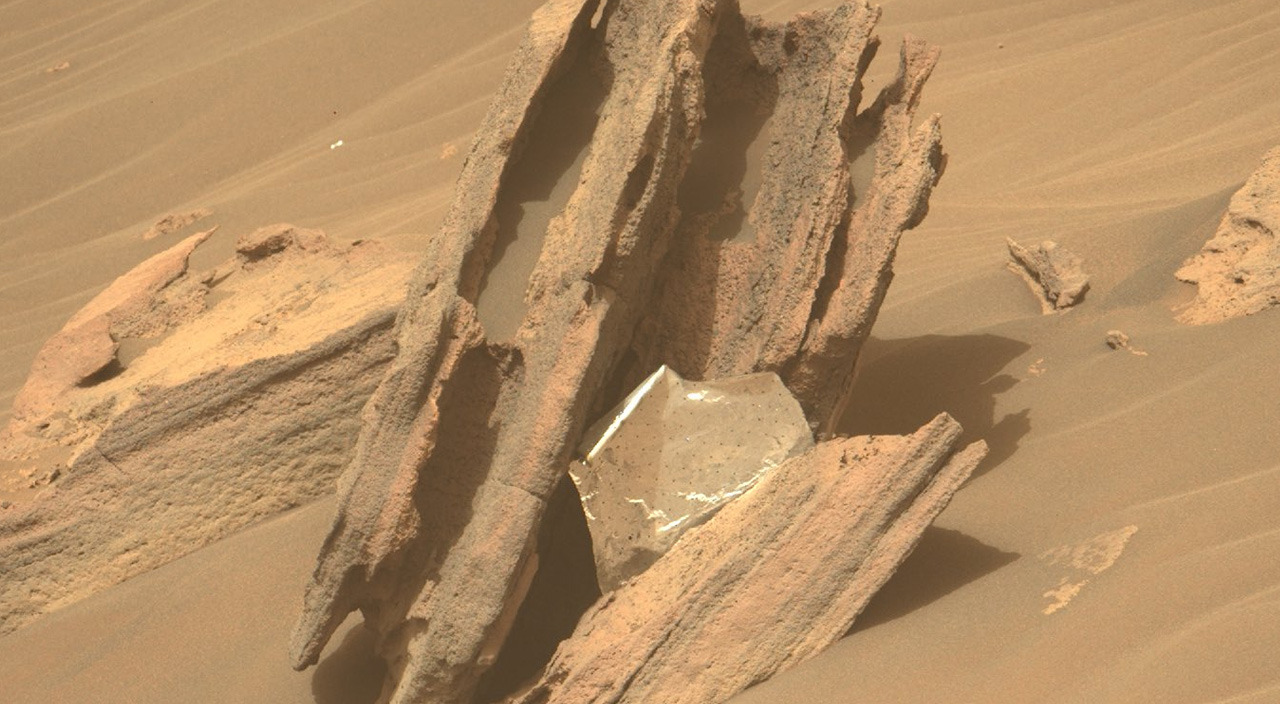 Oysa ki hayatın izlerini arıyorlardı… NASA, Mars’ta çöp buldu Oysa ki hayatın izlerini arıyorlardı… NASA, Mars’ta çöp buldu
