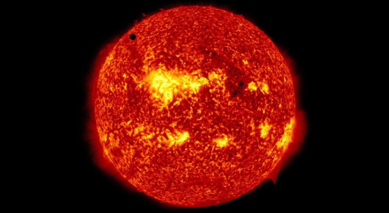 Yüzyılda bir gerçekleşiyor... NASA yayınladı: Venüs, Güneş’in önünden geçti Yüzyılda bir gerçekleşiyor... NASA yayınladı: Venüs, Güneş’in önünden geçti