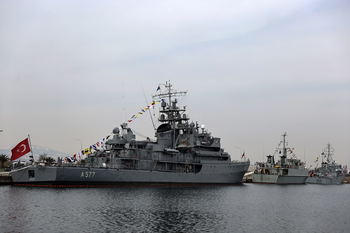 NATO Daimi Mayın Karşı Tedbirleri Deniz Görev Grubu-2'nin komutası Türkiye'ye geçti