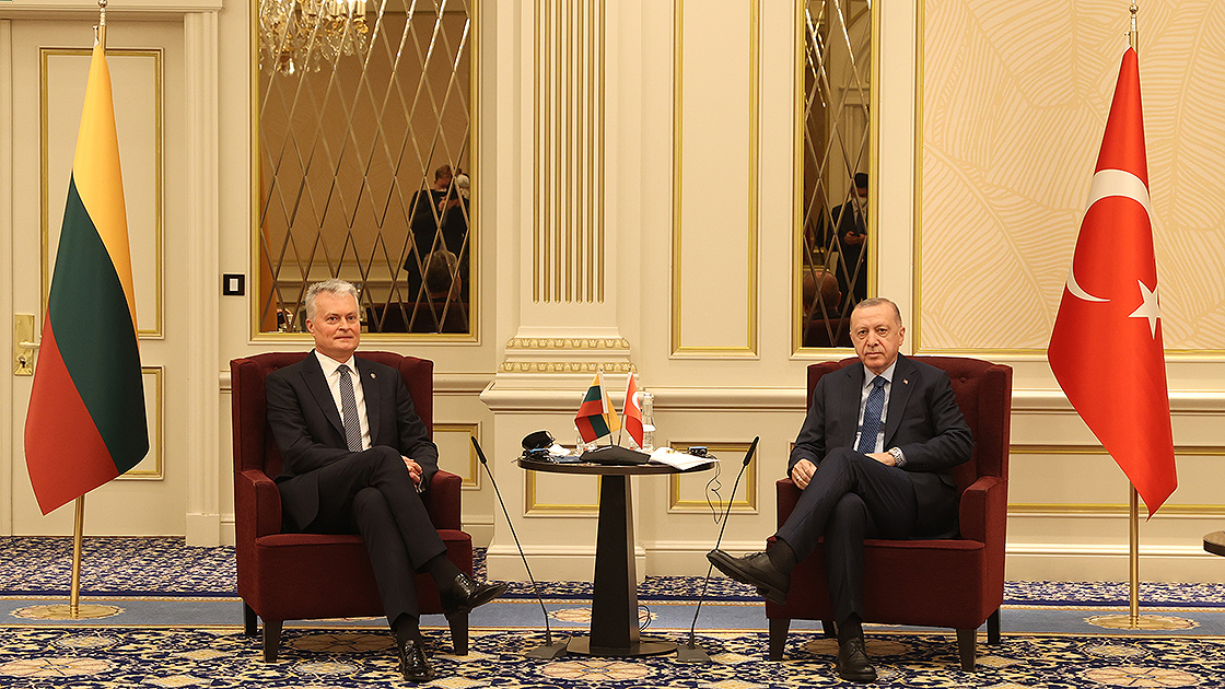 Erdoğan Brüksel'de: Kritik zirve öncesi pes peşe temaslar Erdoğan Brüksel'de: Kritik zirve öncesi pes peşe temaslar