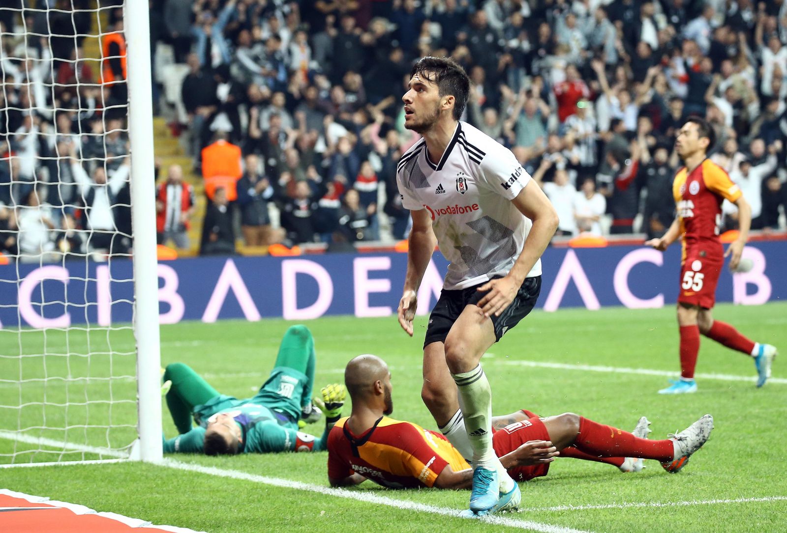 Umut golü attı, maç sonu 3’lüsünü çektirdi