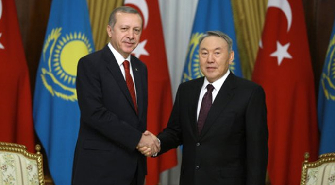 Cumhurbaşkanı Erdoğan'dan Nazarbayev'e arabuluculuk teşekkürü