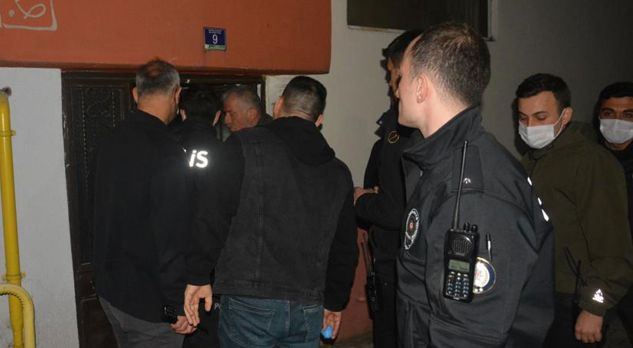 Genç kadın evinde ölü bulundu: Bir kişi aranıyor