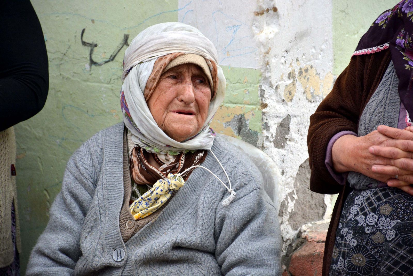 93 yaşındaki kadının evi kül oldu