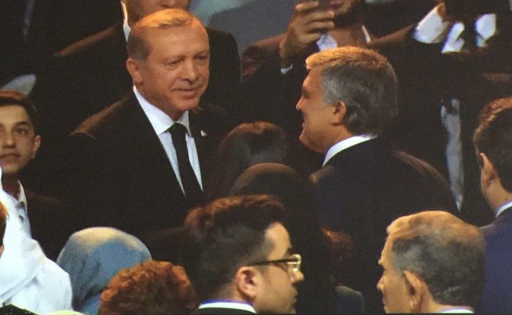 Sümeyye Erdoğan ve Selçuk Bayraktar imzayı attı