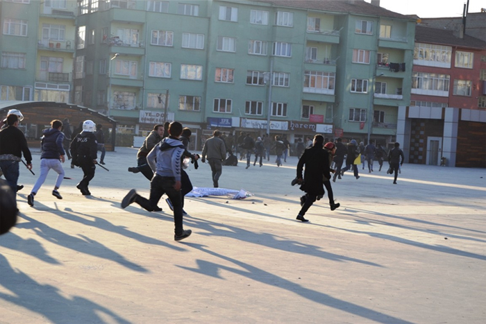 Niğdeliler HDP'lileri böyle kovaladı Niğdeliler HDP'lileri böyle kovaladı
