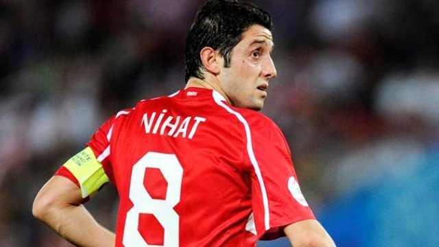 Fener'i linç eden hakem Ivan Bebek, Nihat Kahveci'yi çıldırttı