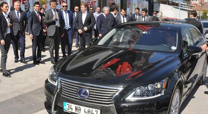 Nihat Zeybekci makam aracını değiştirdi