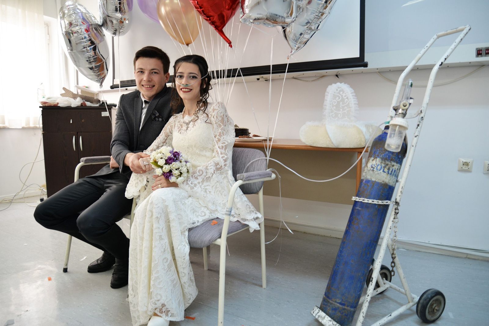 Nikah masasına böyle geldi! Yanında olmadan 'evet' diyemedi...