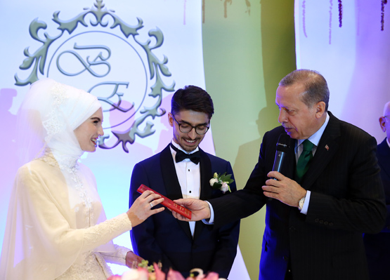 Cumhurbaşkanı Erdoğan nikâh şahitliği yaptı