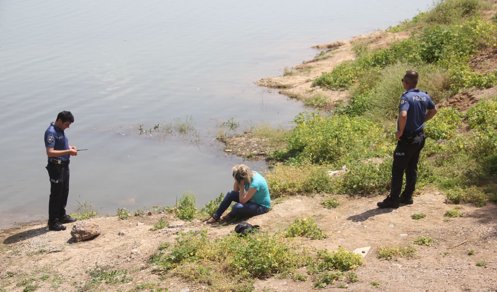 Nişanlısıyla tartıştı kendini göle attı