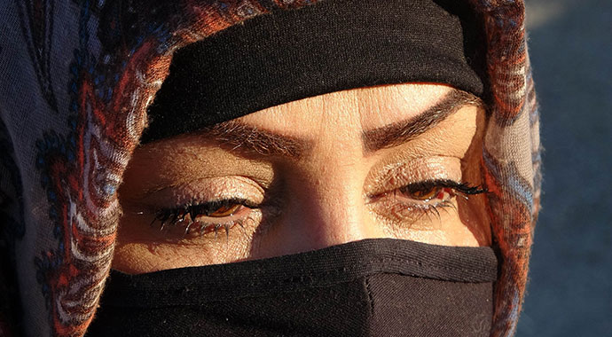 Çaresiz anneden yardım çığlığı! Iraklı babadan kemerli işkence