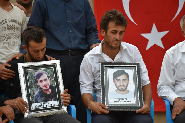 Evlatlar ölüyor, analar ağlıyor, birileri 'suskunlar'ı oynuyor