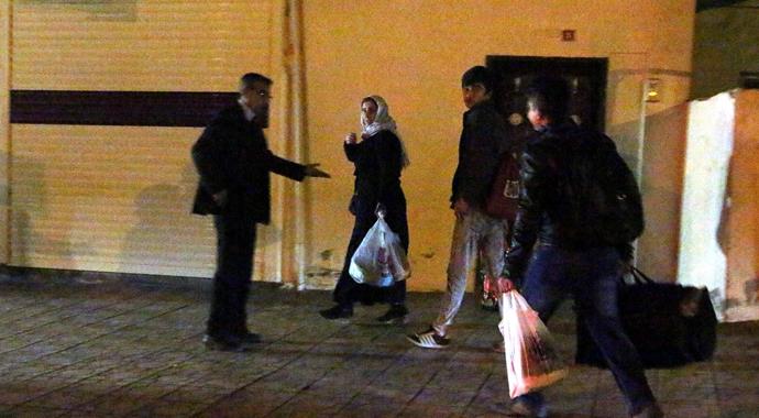 Nusaybin'de halk evini terk etmeye başladı Nusaybin'de halk evini terk etmeye başladı