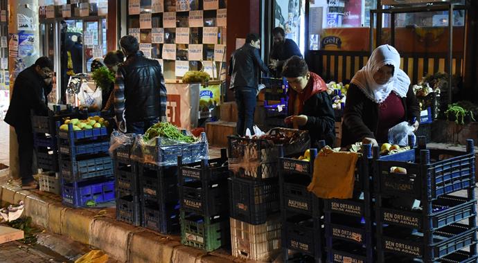 Nusaybin'de halk evini terk etmeye başladı Nusaybin'de halk evini terk etmeye başladı