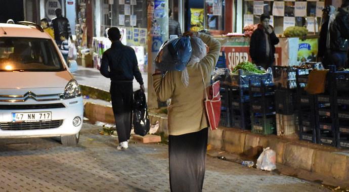 Nusaybin'de halk evini terk etmeye başladı Nusaybin'de halk evini terk etmeye başladı