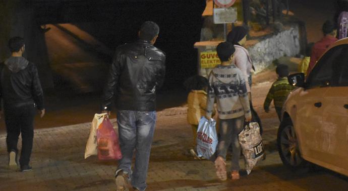 Nusaybin'de halk evini terk etmeye başladı Nusaybin'de halk evini terk etmeye başladı