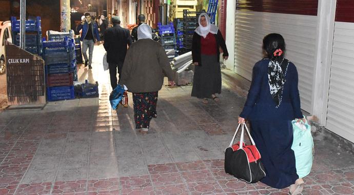 Nusaybin'de halk evini terk etmeye başladı Nusaybin'de halk evini terk etmeye başladı