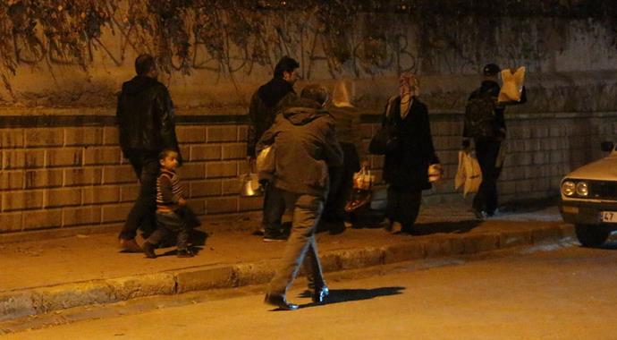 Nusaybin'de halk evini terk etmeye başladı Nusaybin'de halk evini terk etmeye başladı