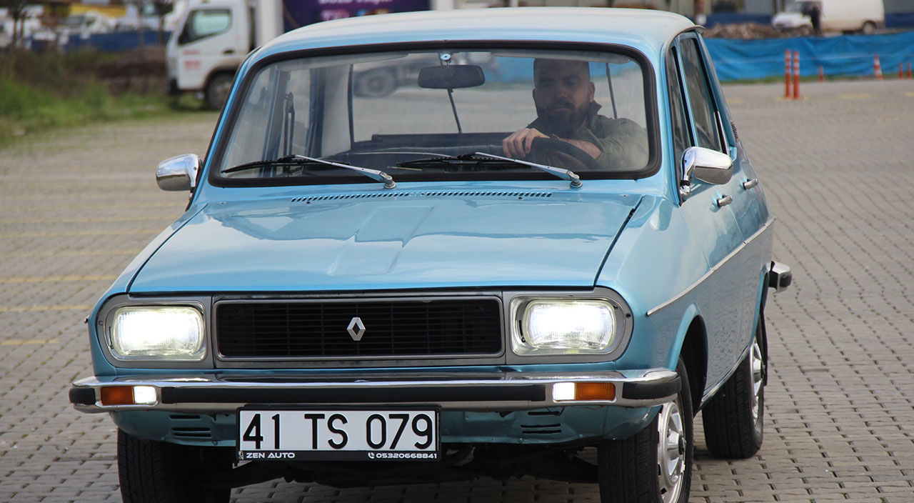 Dedesinden yadigar kaldı: 1979 model otomobili garajdan dahi çıkarmıyor