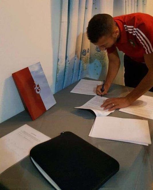 Büyük şok! İmzayı atıp başka takıma gitti!