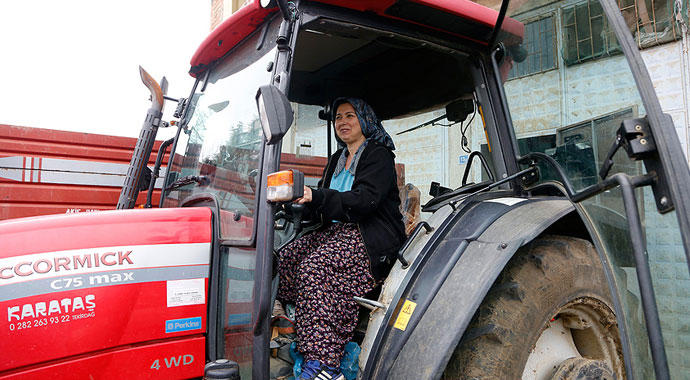 Nişantaşı'nda moda tasarımcısıydı, köyüne dönüp çiftçi oldu