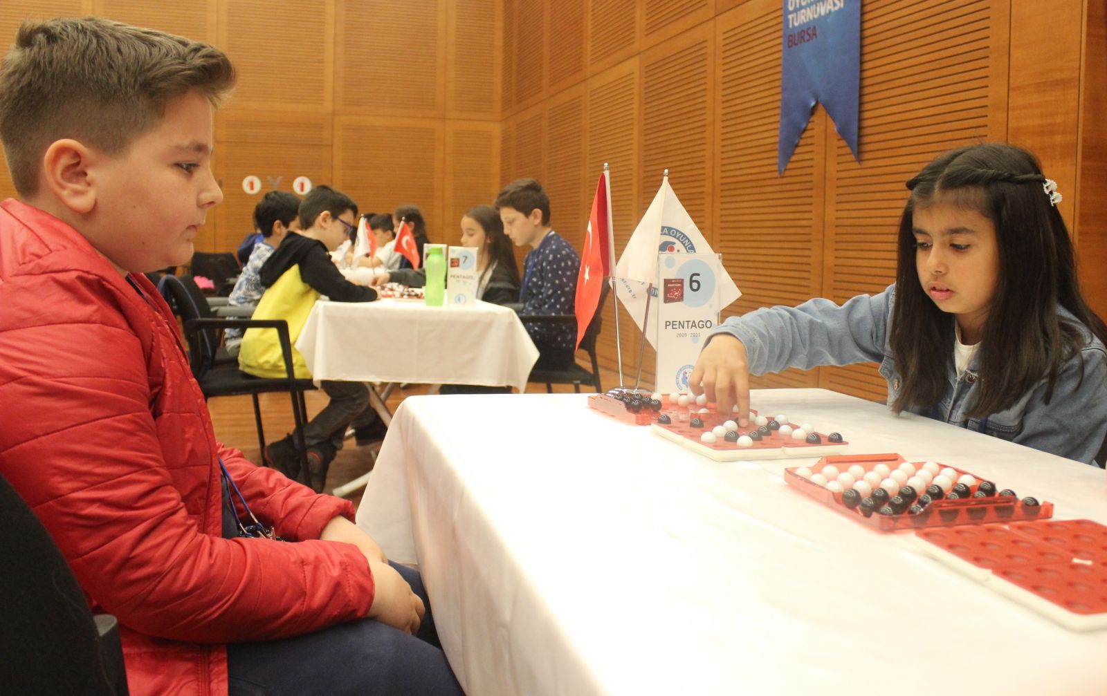 Türkiye'nin en zeki çocukları kıyasıya yarıştı